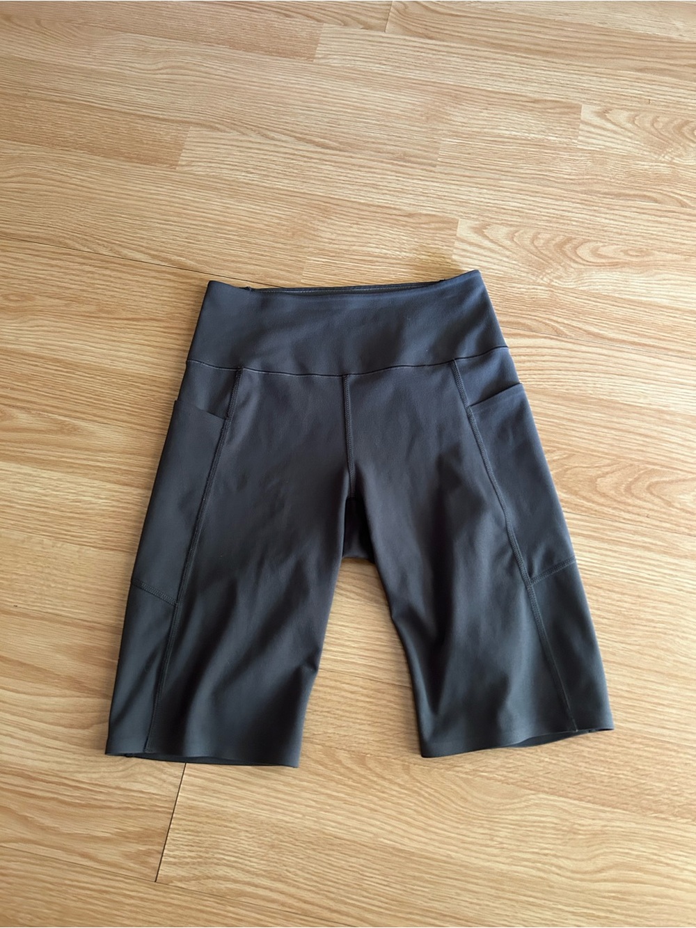Uniqlo Gray AIRism Soft Pocket Biker Shorts Small